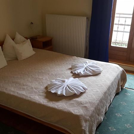 Laetitia Panzio Bed & Breakfast Kaposvar Exterior photo