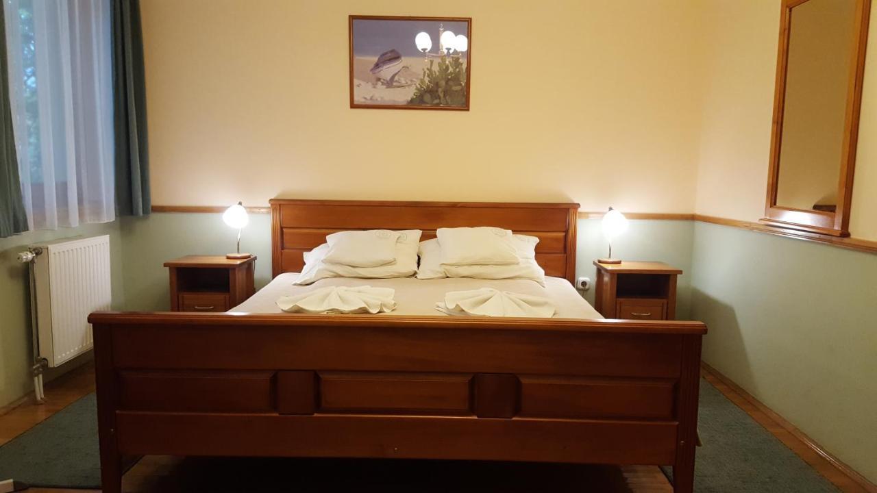 Laetitia Panzio Bed & Breakfast Kaposvar Exterior photo