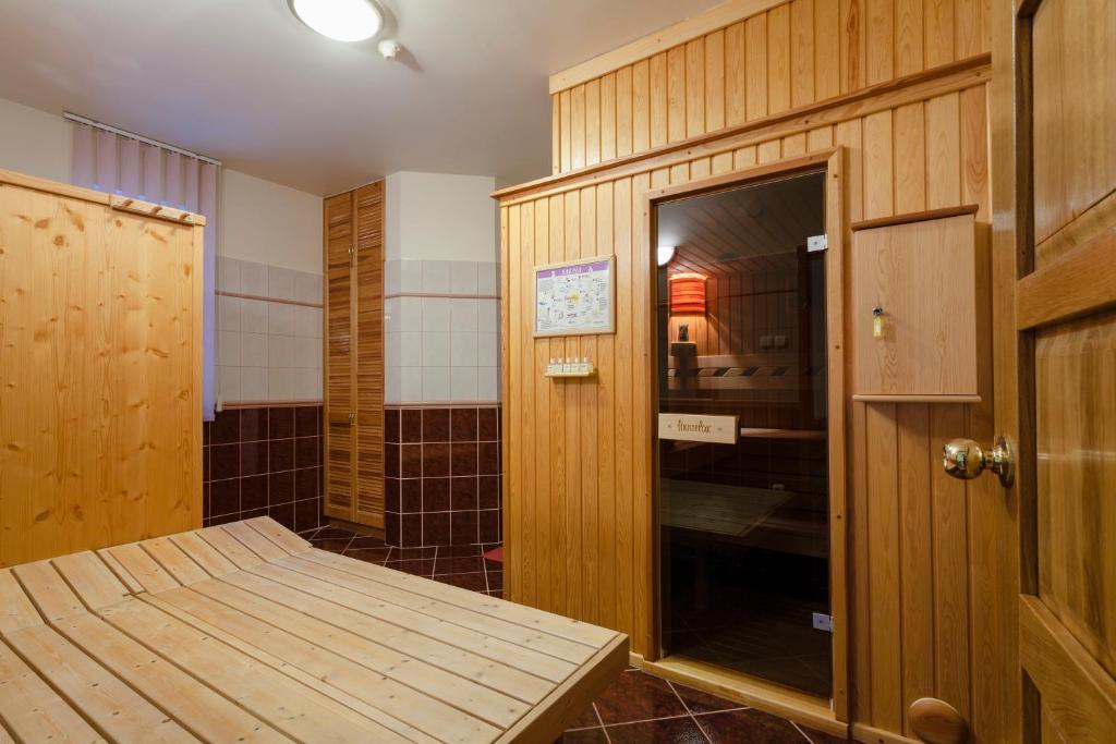 Laetitia Panzio Bed & Breakfast Kaposvar Exterior photo