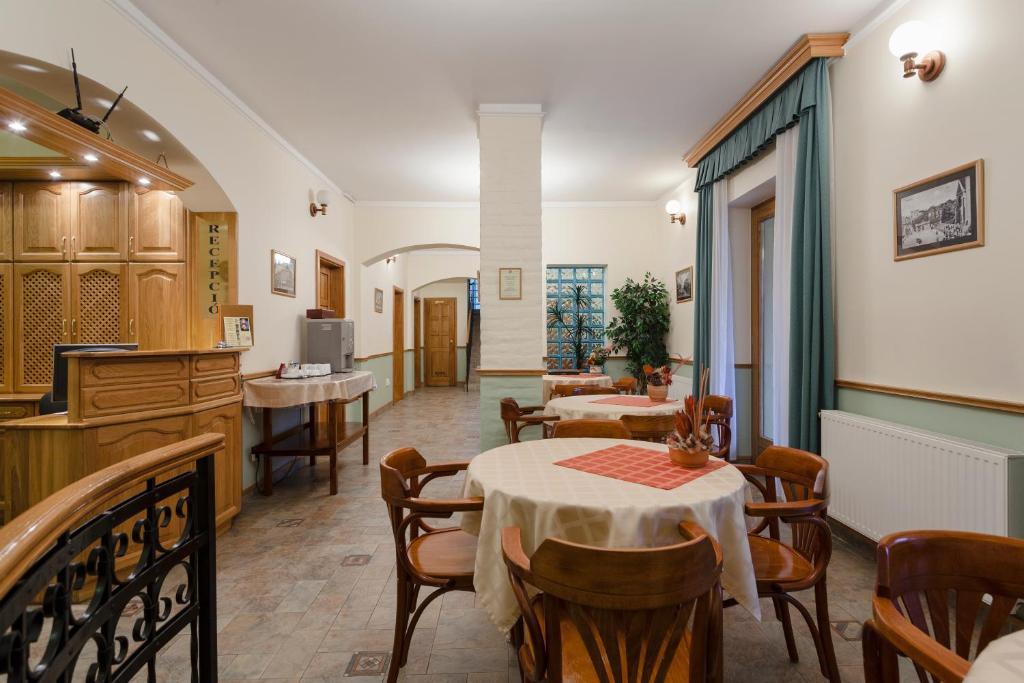 Laetitia Panzio Bed & Breakfast Kaposvar Exterior photo